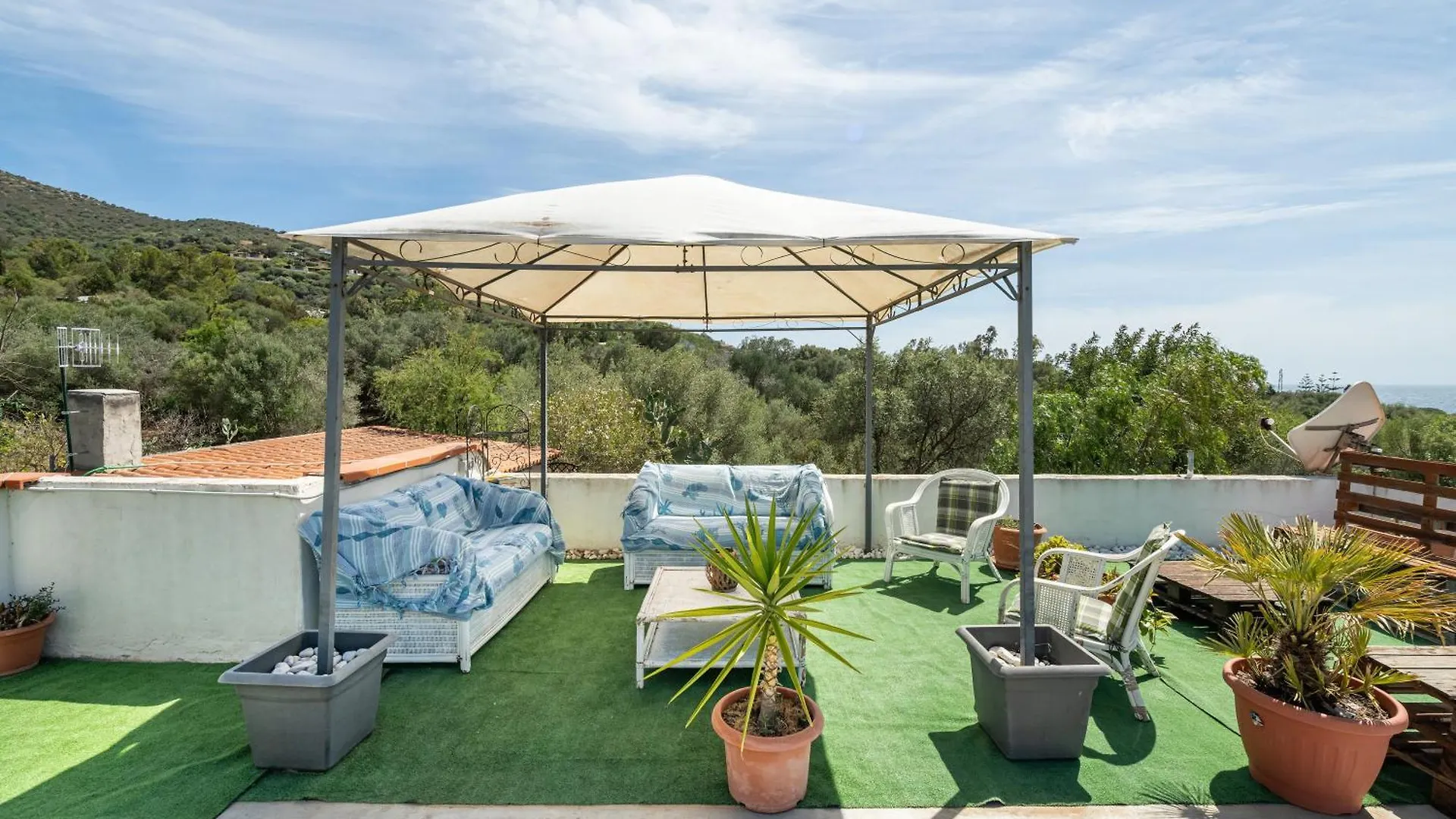 Jungle Room Apartment Куарту-Сант'Элена Италия